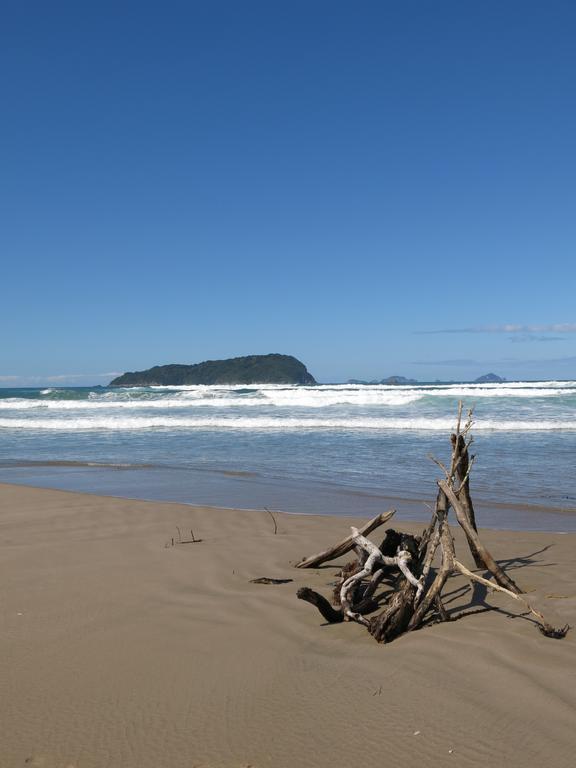 Ocean Breeze Resort Pauanui Exteriör bild