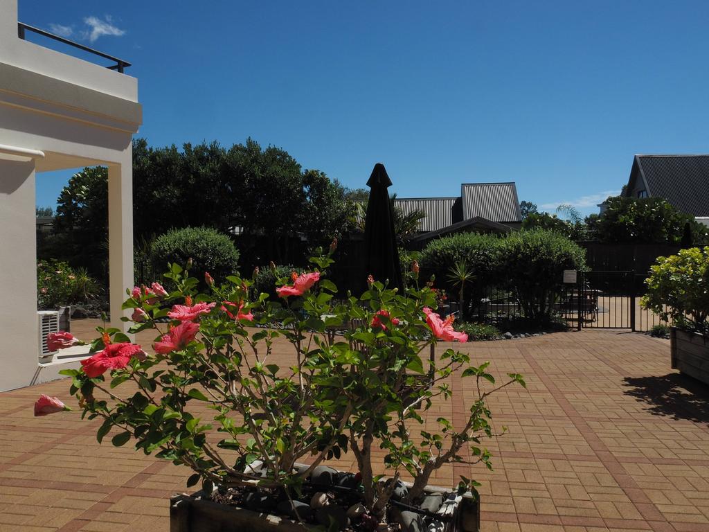 Ocean Breeze Resort Pauanui Exteriör bild