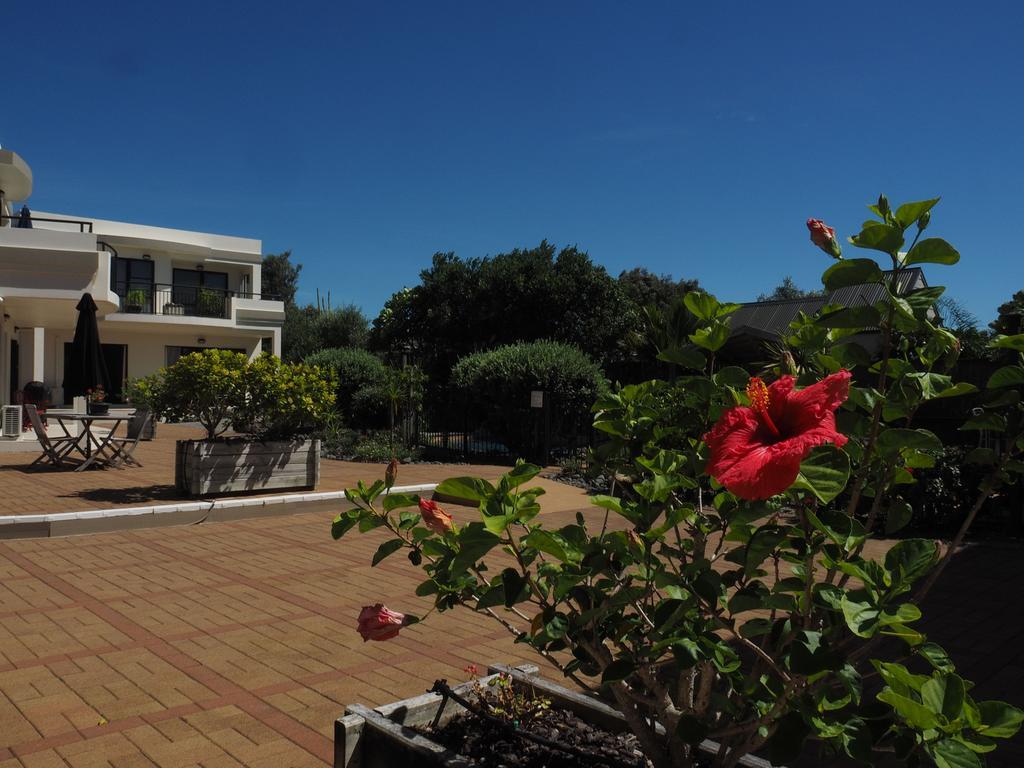 Ocean Breeze Resort Pauanui Exteriör bild
