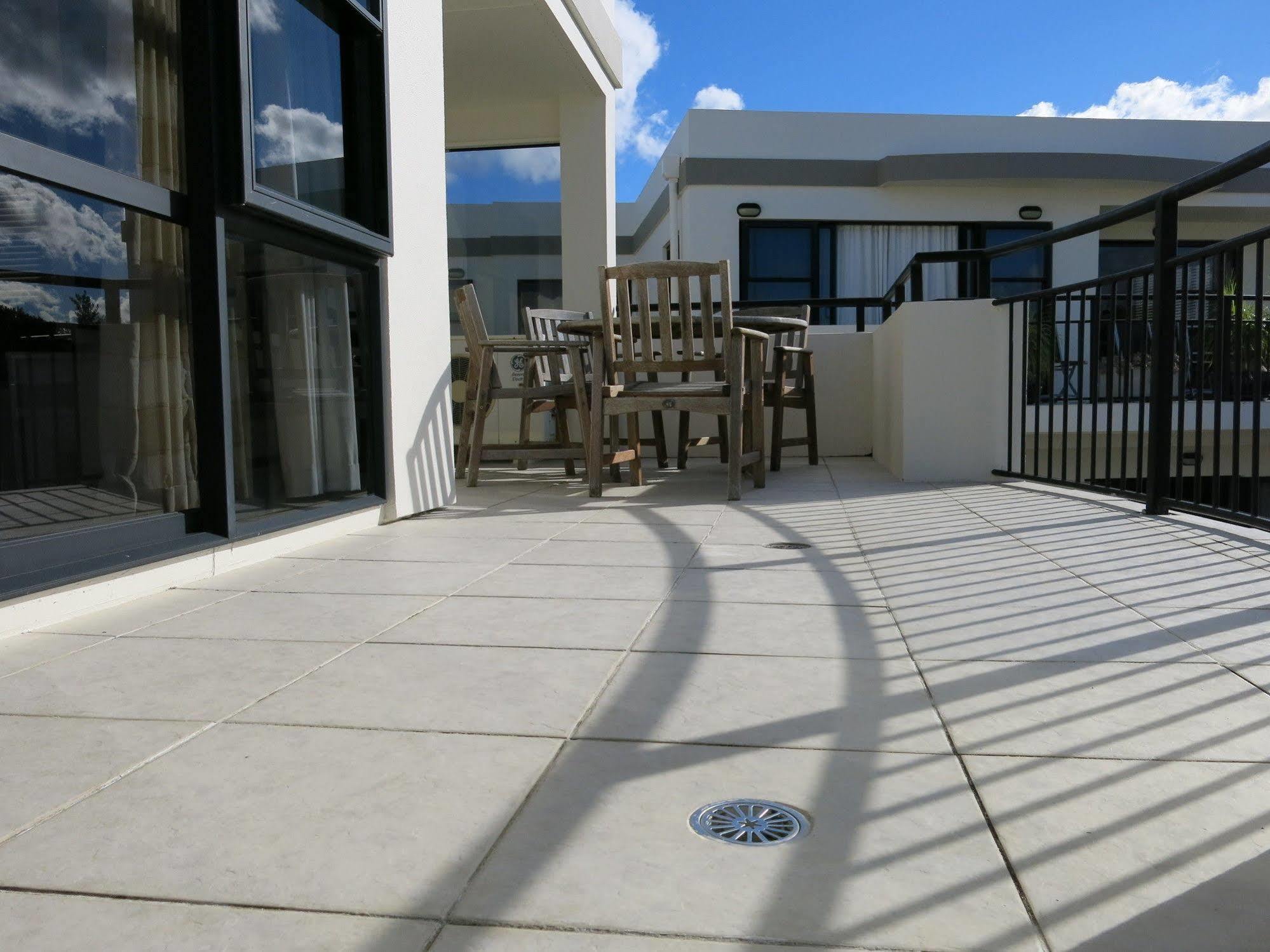 Ocean Breeze Resort Pauanui Exteriör bild